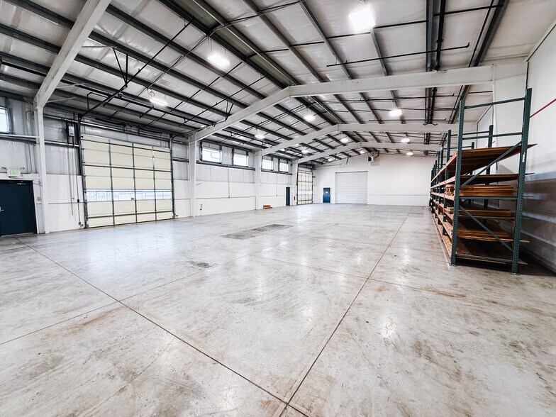 More Photos Of 180 S Danebo Ave, Eugene Warehouse For Lease