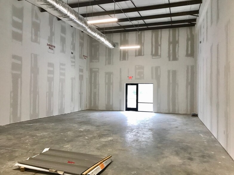 More Photos Of 239 Griffin Blvd, Panama City Beach Flex For Lease