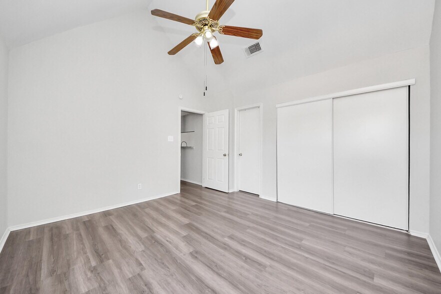 More Photos Of , Houston Multifamily For Sale