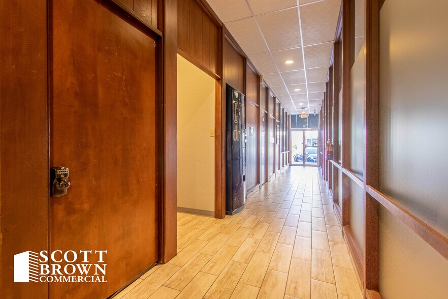 More Photos Of 225 W Hickory St, Denton Loft Creative Space For Lease