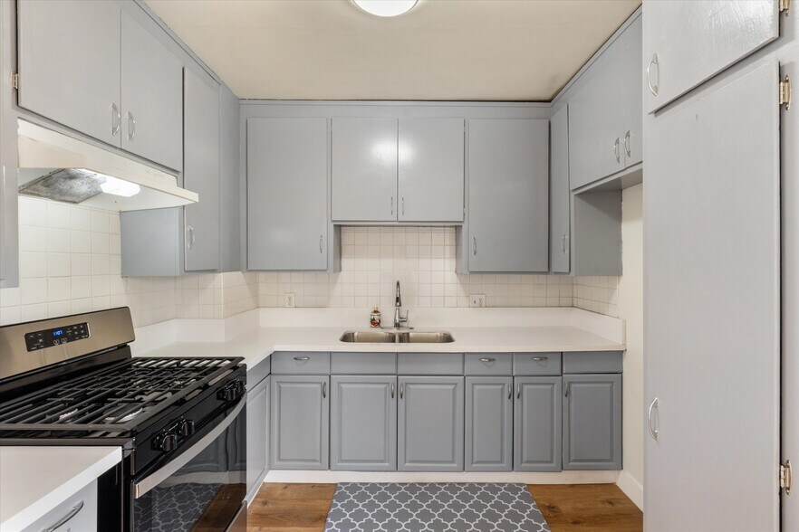 More Photos Of 3925 Barrett Rd, Los Angeles Apartments For Sale