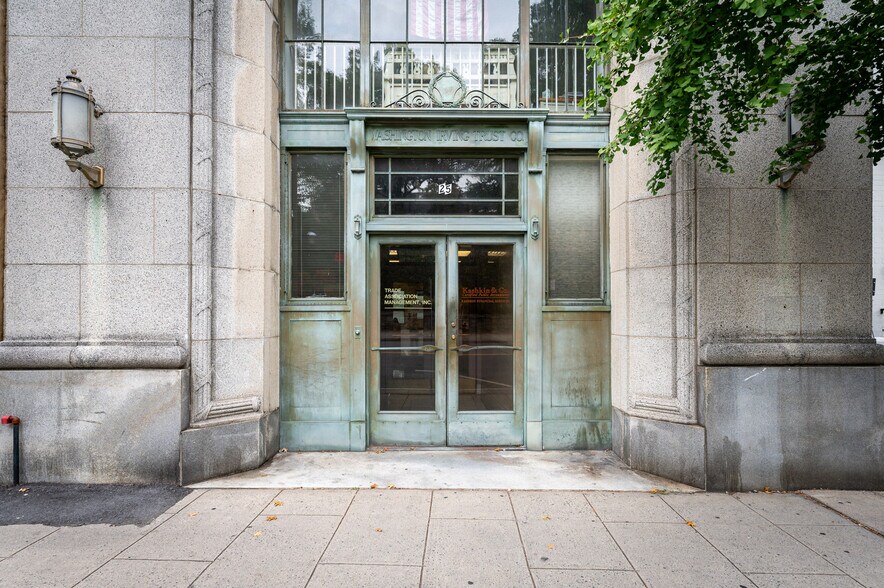 More Photos Of 25 N Broadway, Tarrytown Office For Lease