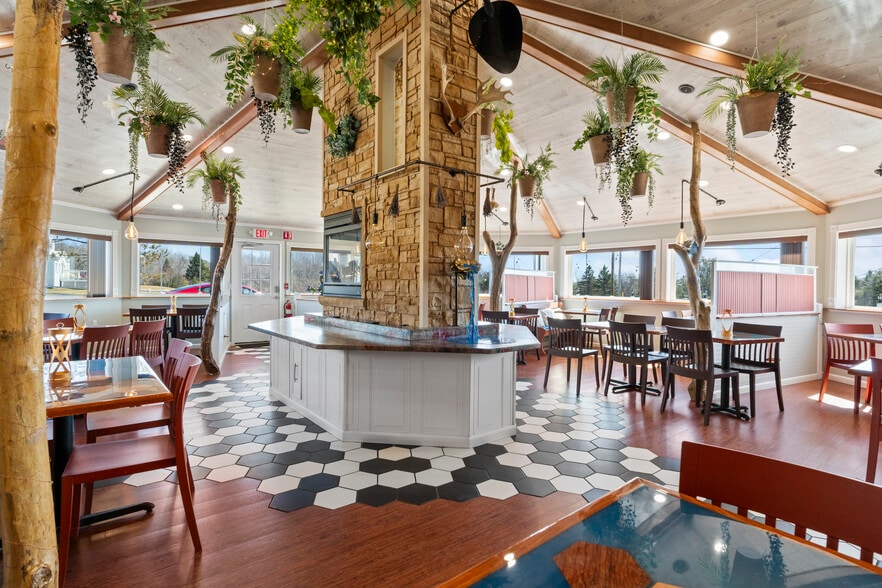 More Photos Of 357 W Main St, Searsport Freestanding For Sale