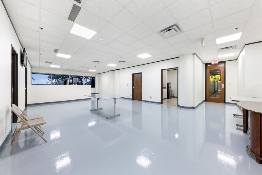 More Photos Of 2828 E Trinity Mills Rd, Carrollton Medical For Sale