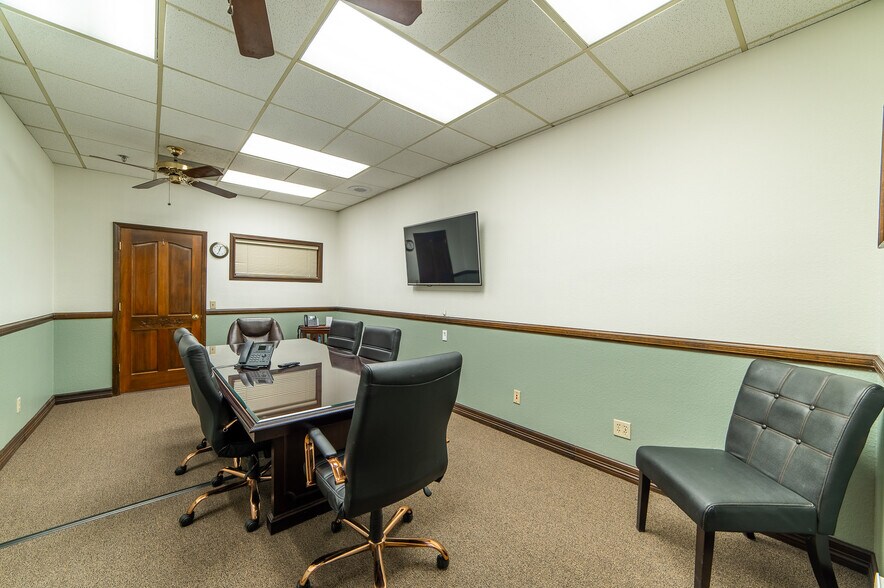 More Photos Of 4625 S Lakeshore Dr, Tempe Office For Sale