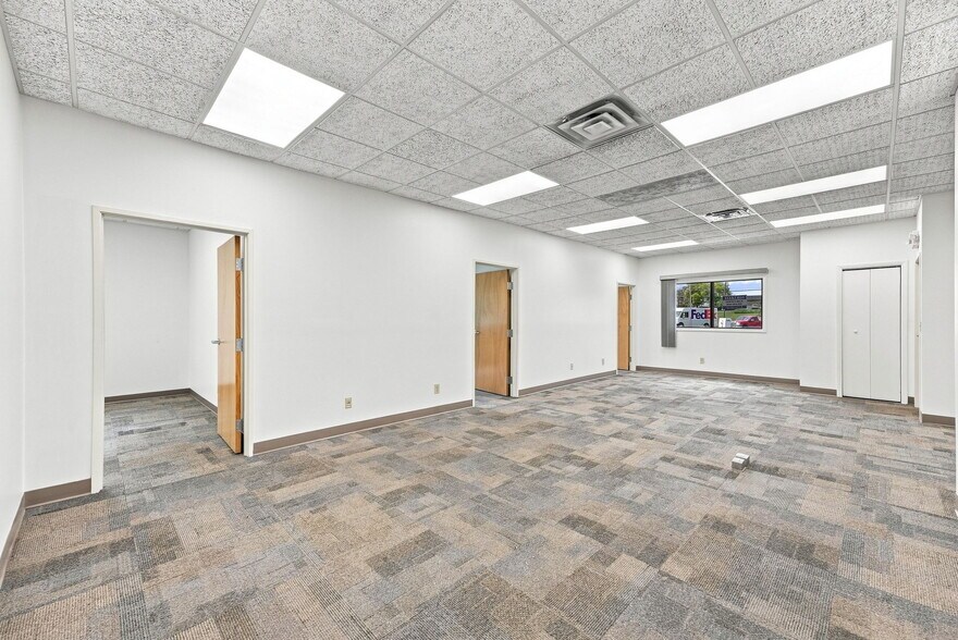 More Photos Of 615-619 Commerce Rd, Richmond Office For Lease