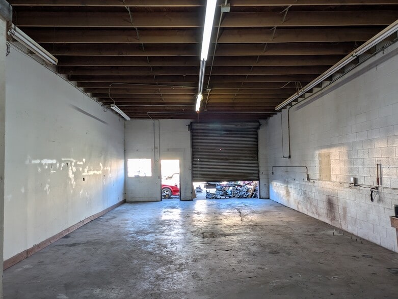 More Photos Of 1355 Brooks St, Ontario Warehouse For Lease