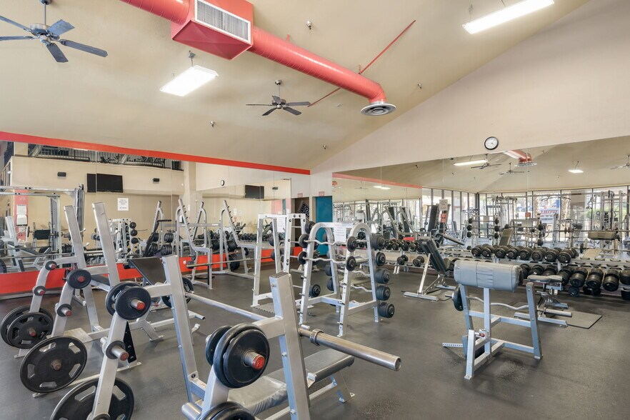 More Photos Of 12155 Palm Dr, Desert Hot Springs Health Club For Lease