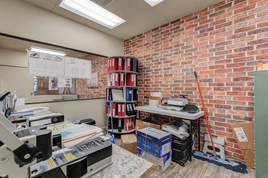 More Photos Of 1312 Texas Ave, Lubbock Office For Sale