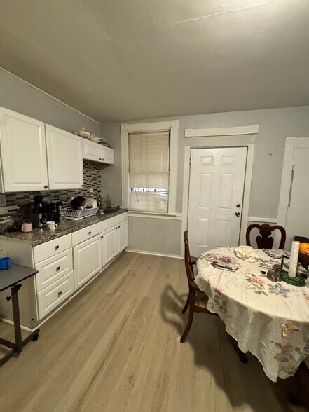 More Photos Of 203 S Leonard St, Waterbury Apartments For Sale