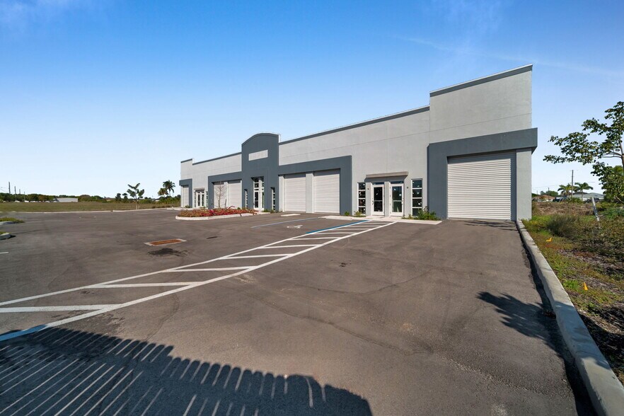 More Photos Of 1913 NE 10th Ter, Cape Coral Office For Lease