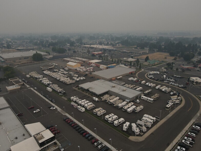 More Photos Of 3203 W Marie St, Pasco Auto Dealership For Lease