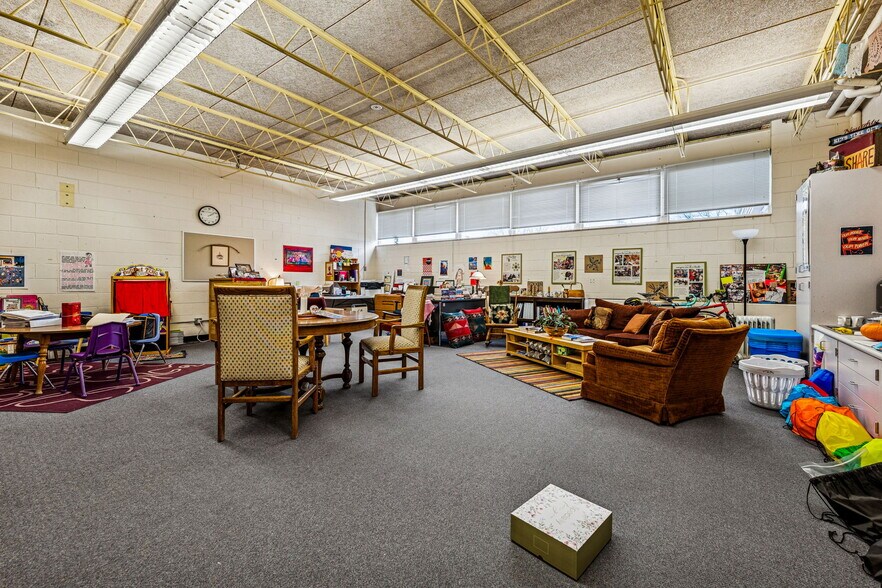 More Photos Of 658 S East St, Bayfield Flex For Sale