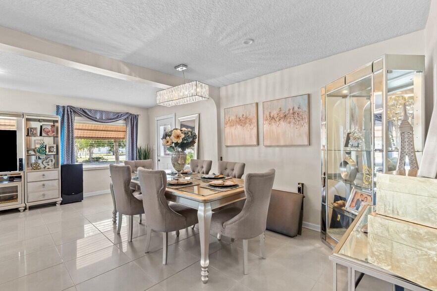 More Photos Of 1887 Mayport Rd, Atlantic Beach Freestanding For Sale