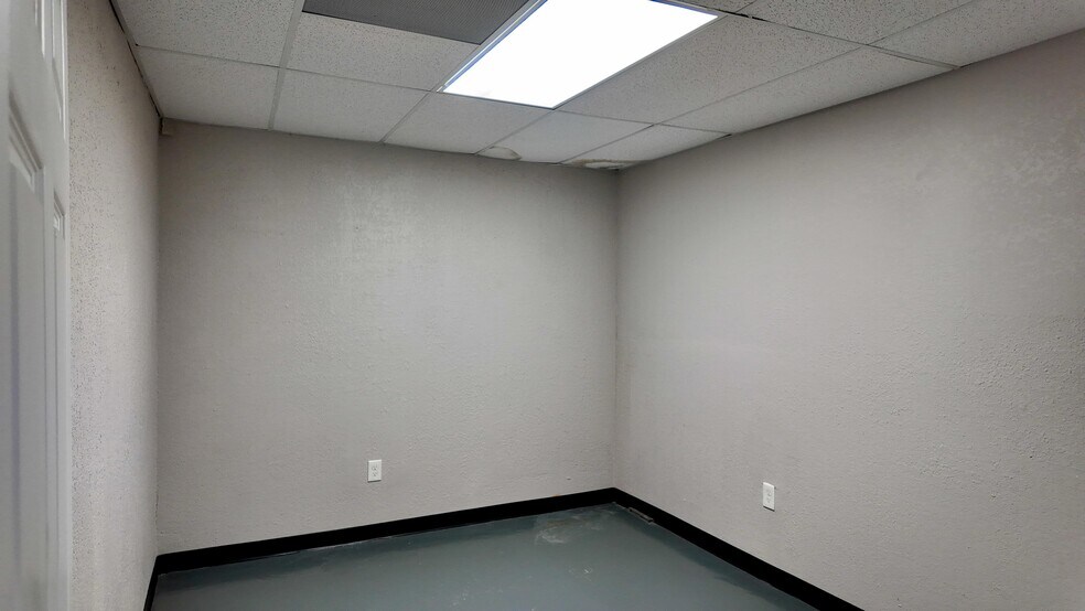 More Photos Of 440 Plumosa Ave, Casselberry Warehouse For Lease