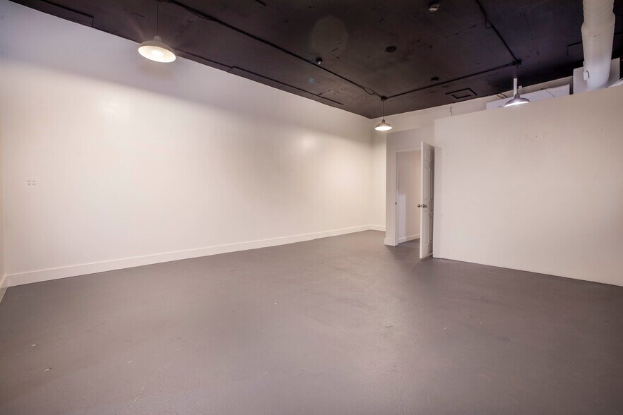 More Photos Of 511-513 Dr Martin Luther King Jr St N, Saint Petersburg Storefront Retail Office For Lease