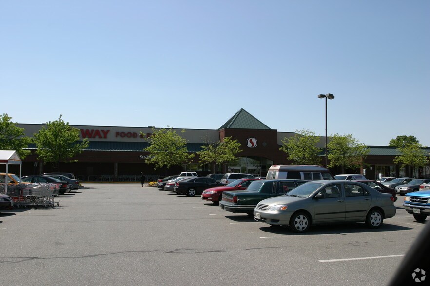 More Photos Of 8765-8859 Woodyard Rd, Clinton Freestanding For Lease