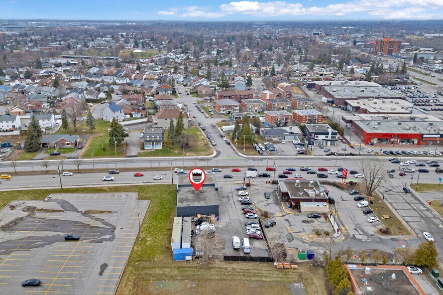 More Photos Of 150 Boul Saint-Martin O, Laval Light Distribution For Lease