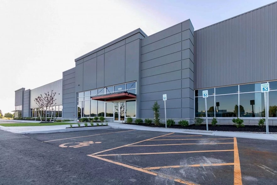 More Photos Of 1050 John St, West Henrietta Flex For Lease