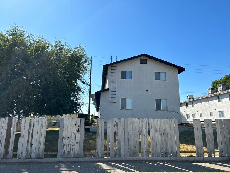 More Photos Of 3600 Panama Ln, Bakersfield Apartments For Sale