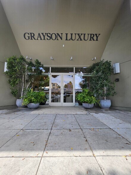 More Photos Of 275 S La Cienega Blvd, Beverly Hills Storefront For Lease