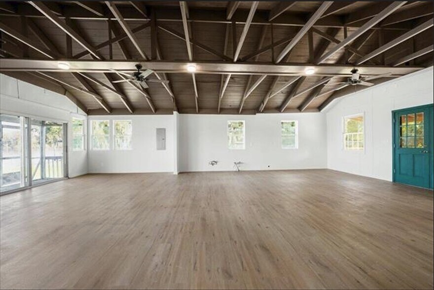 More Photos Of 13555 County Road 13 N, Saint Augustine Specialty For Lease