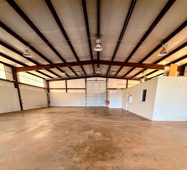 More Photos Of 3856 Industrial Cir, Bossier City Warehouse For Lease