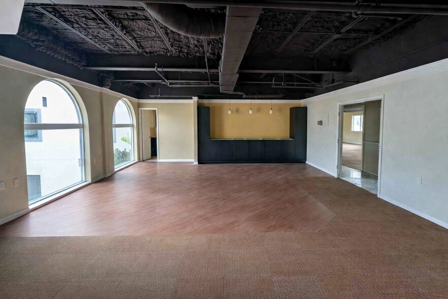More Photos Of Near Downtown New Port Richey, New Port Richey Office For Sale