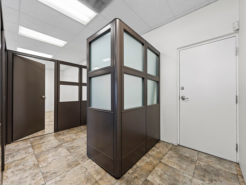 More Photos Of 10900 NW 21st St, Miami Warehouse For Sale