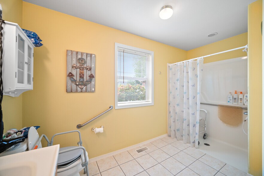 More Photos Of 14547 Thayer Rd, Oregon City Congregate Senior Housing For Sale