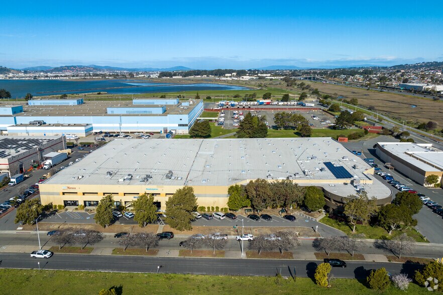 More Photos Of 4901-4911 Central Ave, Richmond Showroom For Lease