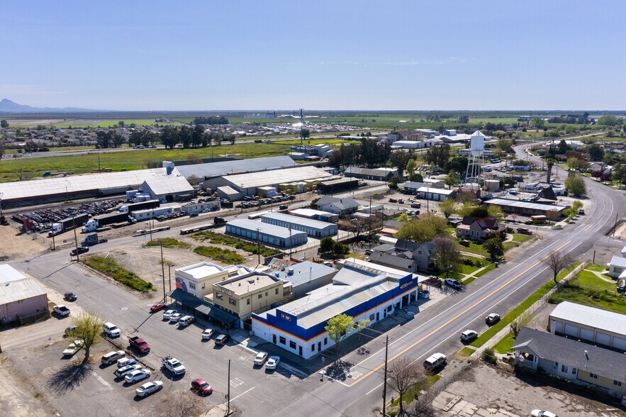 More Photos Of 609 N 7th St, Williams Auto Repair For Sale