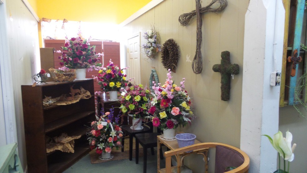 More Photos Of 102 Saint Joseph Ave, Brewton Storefront Retail Residential For Sale
