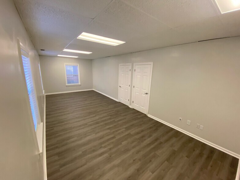 More Photos Of 123 Kingston Dr, Chapel Hill Loft Creative Space For Lease