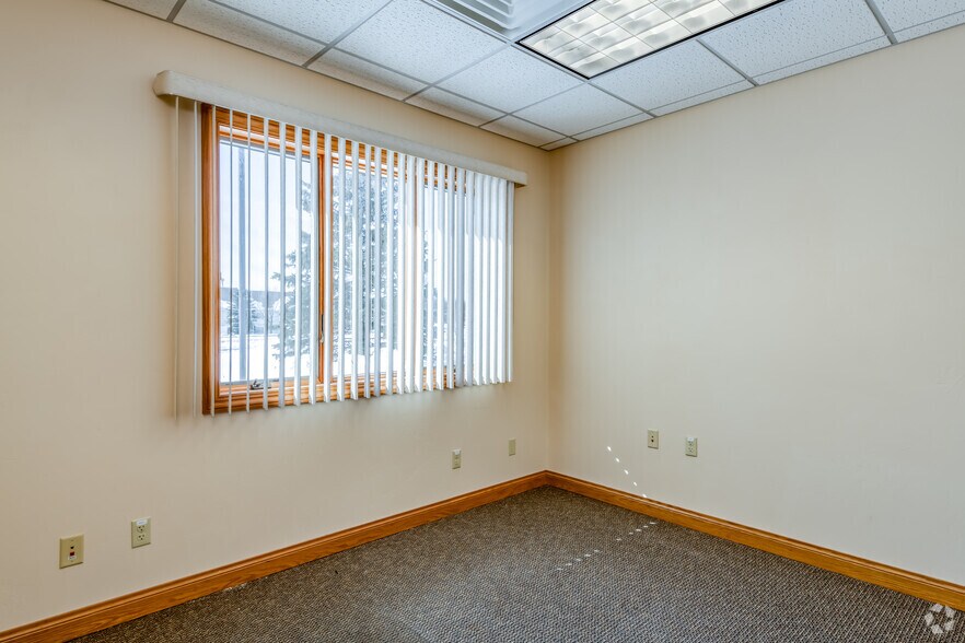 More Photos Of 119 N McCarthy Rd, Appleton Office For Lease