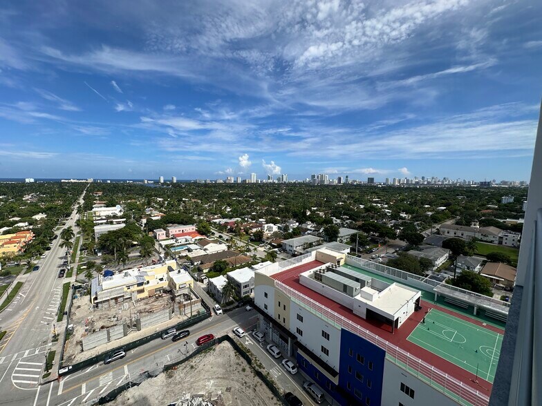 More Photos Of 1720 Harrison St, Hollywood Office Residential For Sale