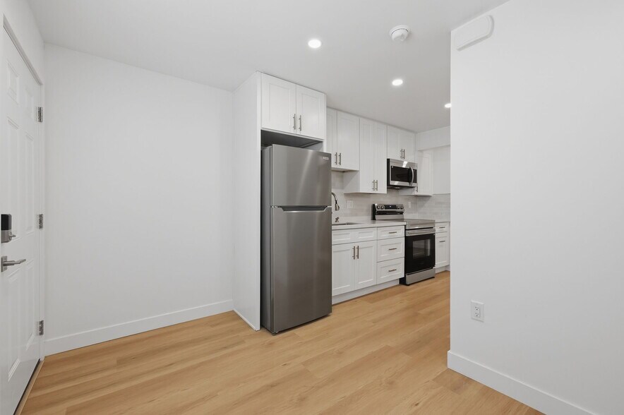 More Photos Of 2005 Highland Ave, National City Apartments For Sale