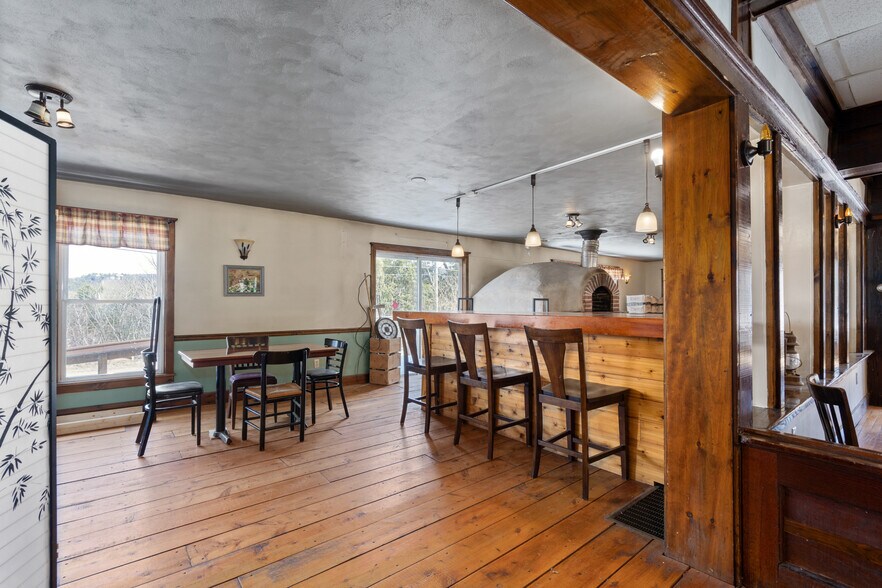 More Photos Of 13 Park Ave, Hadley Restaurant For Sale