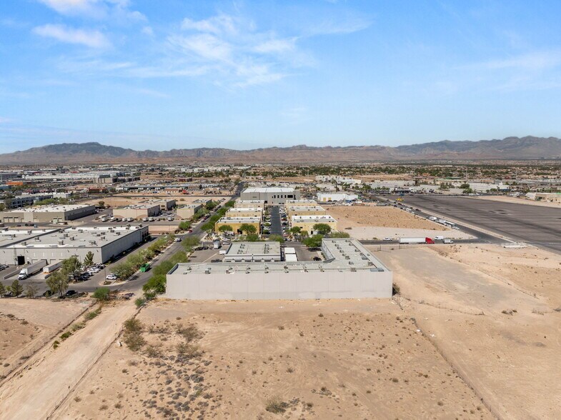 More Photos Of 4570 W Post Rd, Las Vegas Showroom For Lease