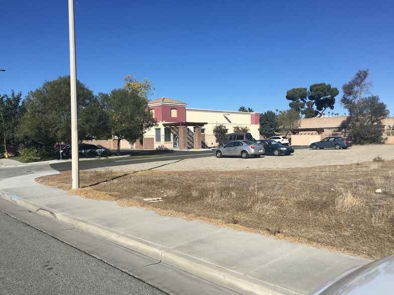 Primary Photo Of 1510 El Nita Ln, Hemet Office For Lease