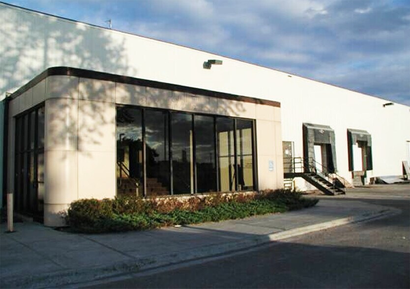 More Photos Of 125-175 Jackson Ave N, Hopkins Light Distribution For Lease