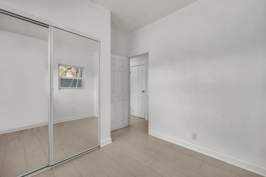 More Photos Of 300 Patton St, Los Angeles Apartments For Sale