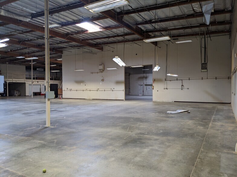 More Photos Of 351 Demeter St, East Palo Alto Warehouse For Lease