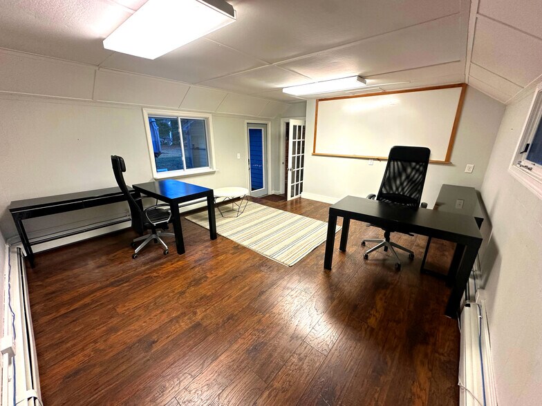 More Photos Of 13 Tremont St, Kingston Office For Sale