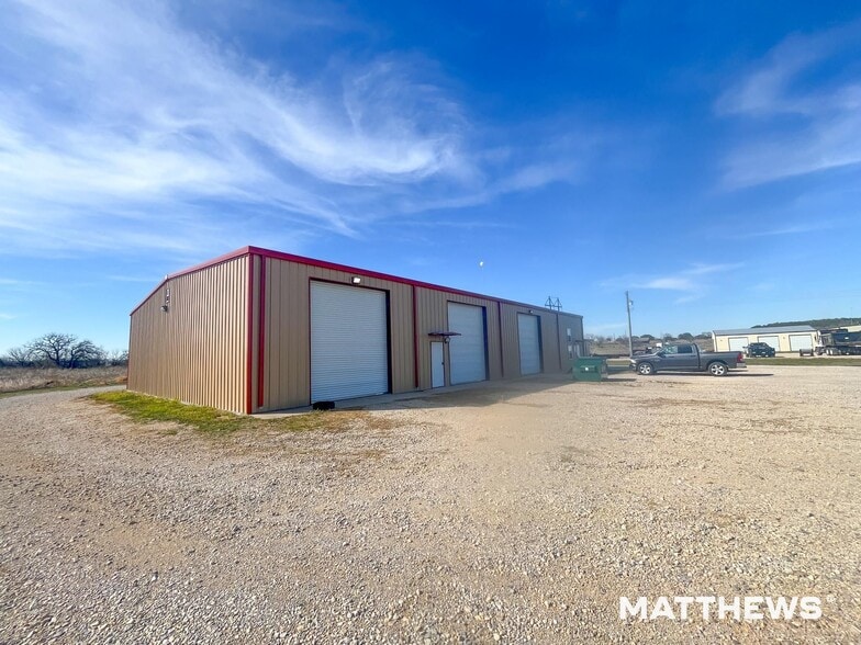 Primary Photo Of 124 Cambridge Park Trl, Weatherford Freestanding For Sale