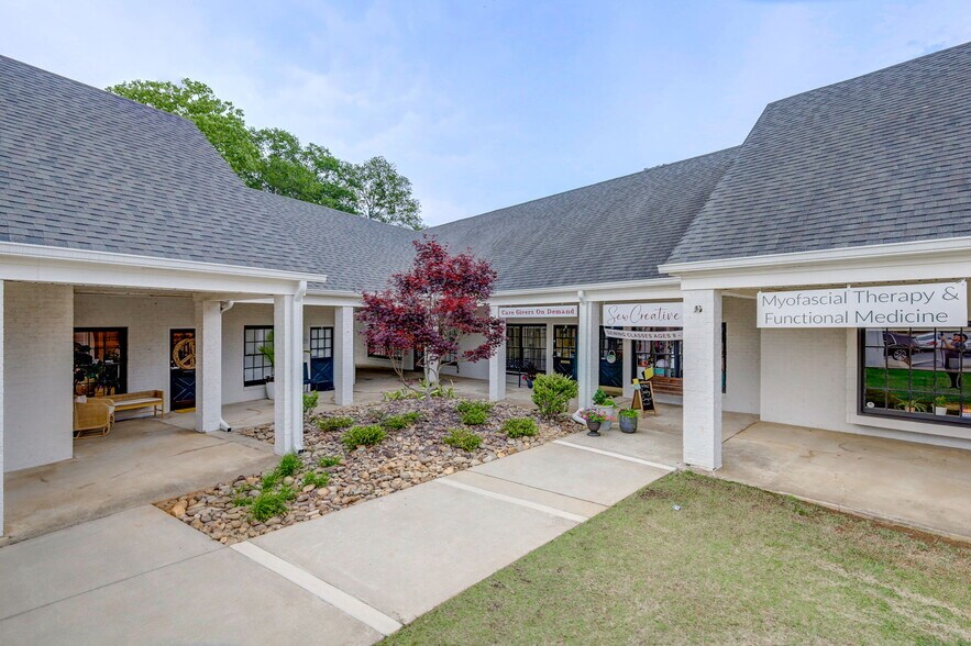 More Photos Of 1901 Laurens Rd, Greenville Unknown For Lease