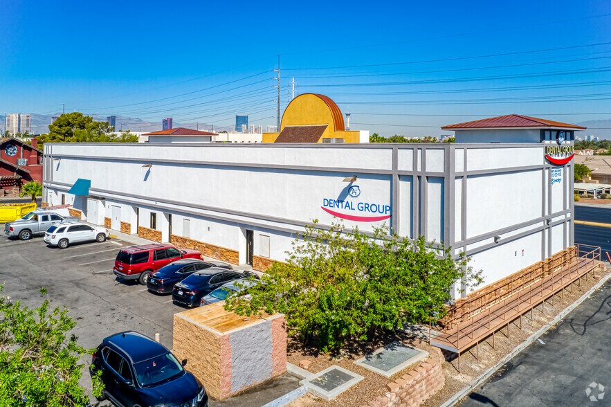 Primary Photo Of 2285 E Flamingo Rd, Las Vegas Medical For Lease