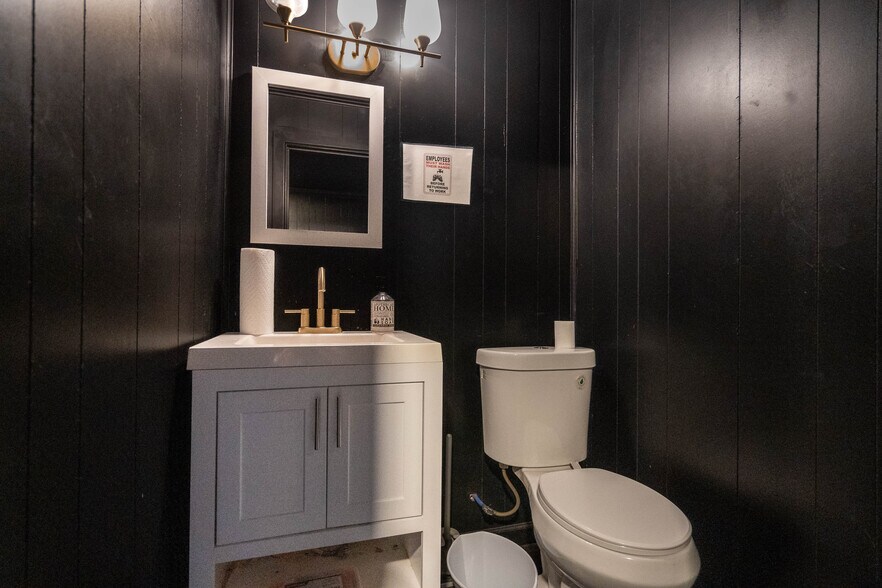 More Photos Of 515 42nd St, Odessa Freestanding For Sale