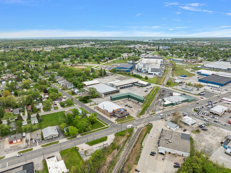 More Photos Of 2419 Lapeer Rd, Port Huron General Retail For Sale