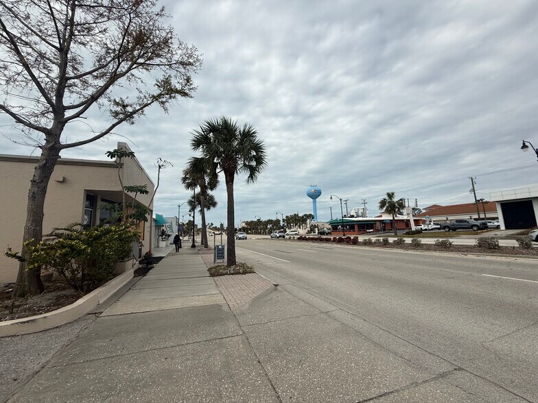 More Photos Of 520 E Venice Ave, Venice Storefront For Lease